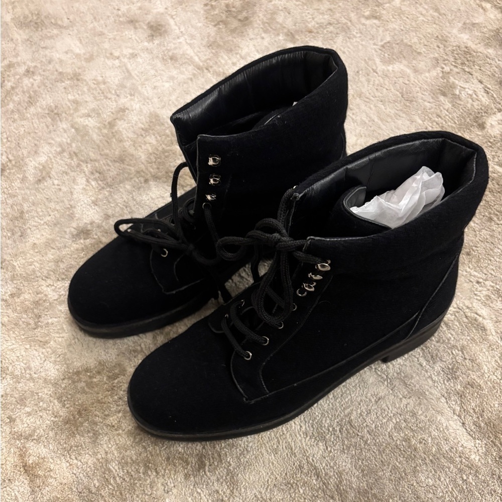*CHANEL* Black Felt Lace-Up Moto Boot w/Leather Trim Size 41 - Picture 3 of 11
